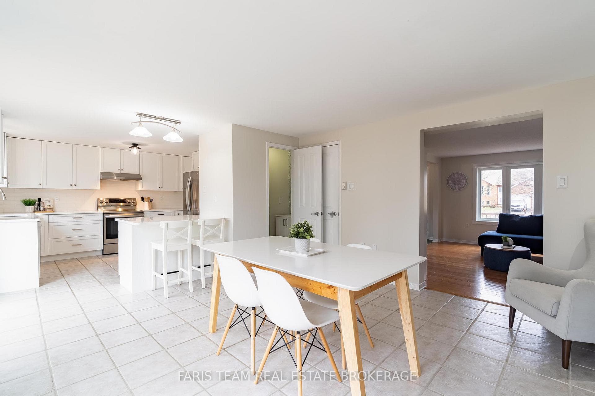 409 Anne Street photo 13