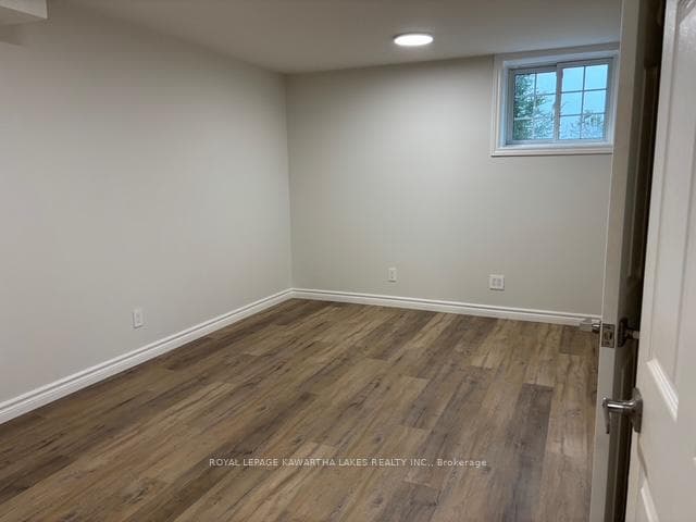 1042 Skyline Road Unit Lower photo 9