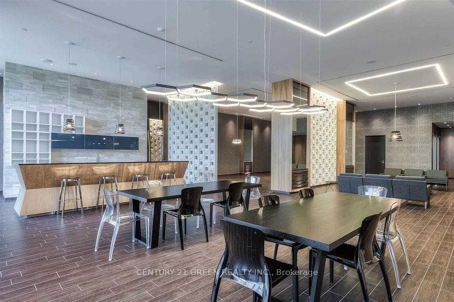 36 Park Lawn Road Unit 303 photo 12