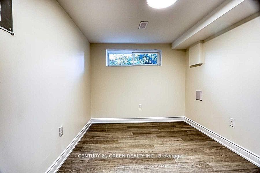 164 Gardiner Drive photo 30