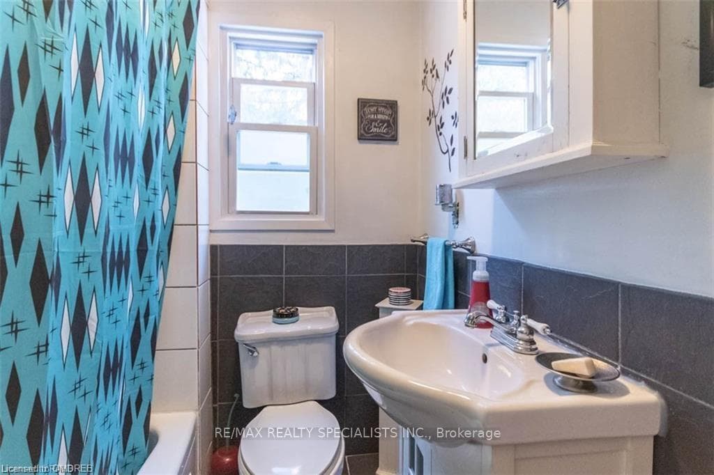 9697 Dickenson Road photo 15