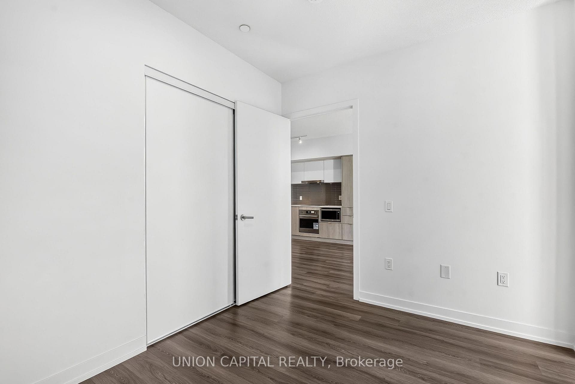138 Downes Street Unit 909 photo 10