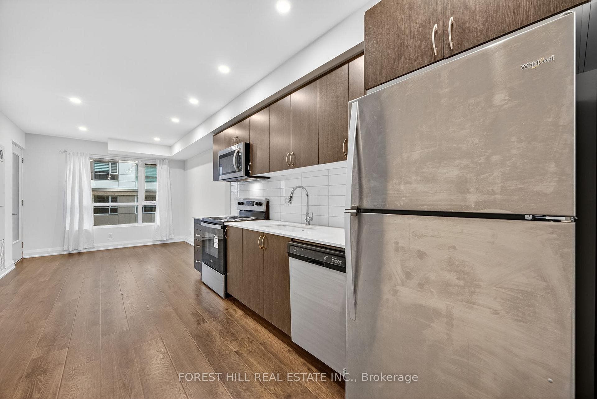 58 Lakeside Terrace Unit 305 photo 9