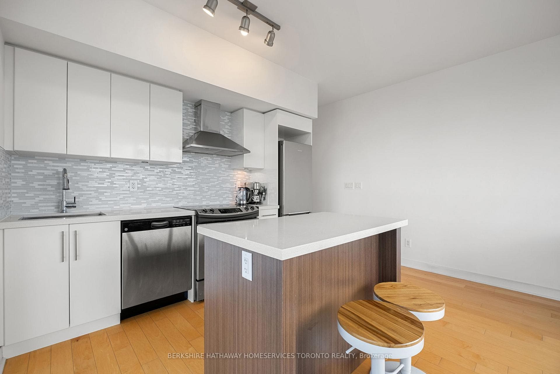 58 Orchard View Boulevard Unit Ph02 photo 2