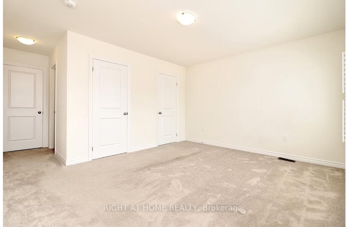 383 Dundas Street Unit 11 photo 11