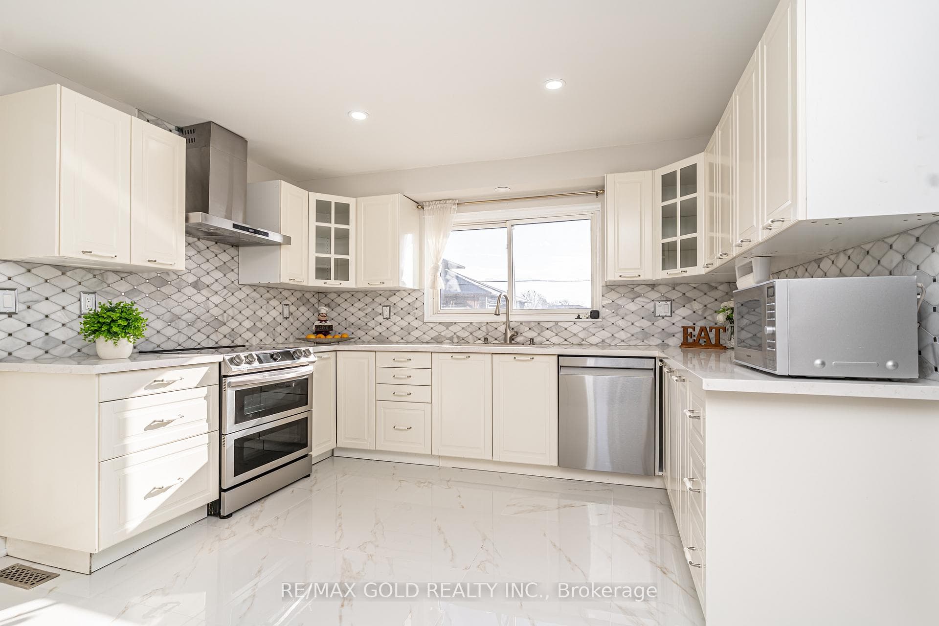 9 Dalton Place photo 11