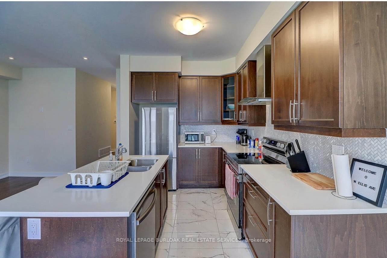 14 Ellis Avenue photo 12