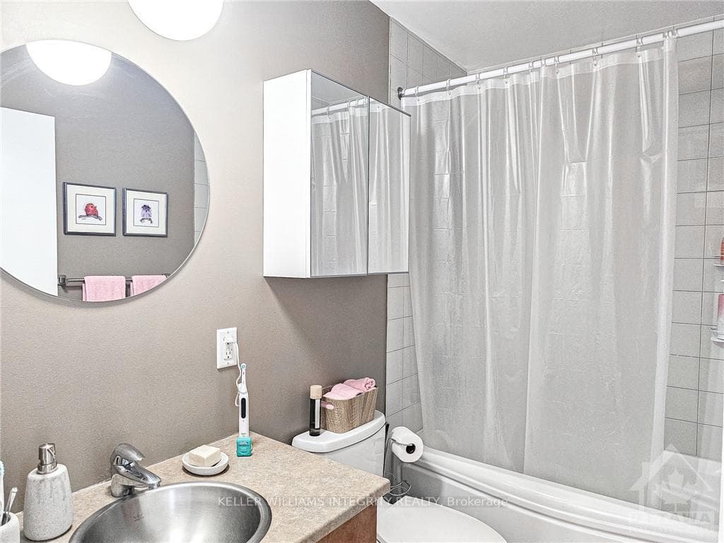 179 GEORGE Street Unit 1809 photo 16