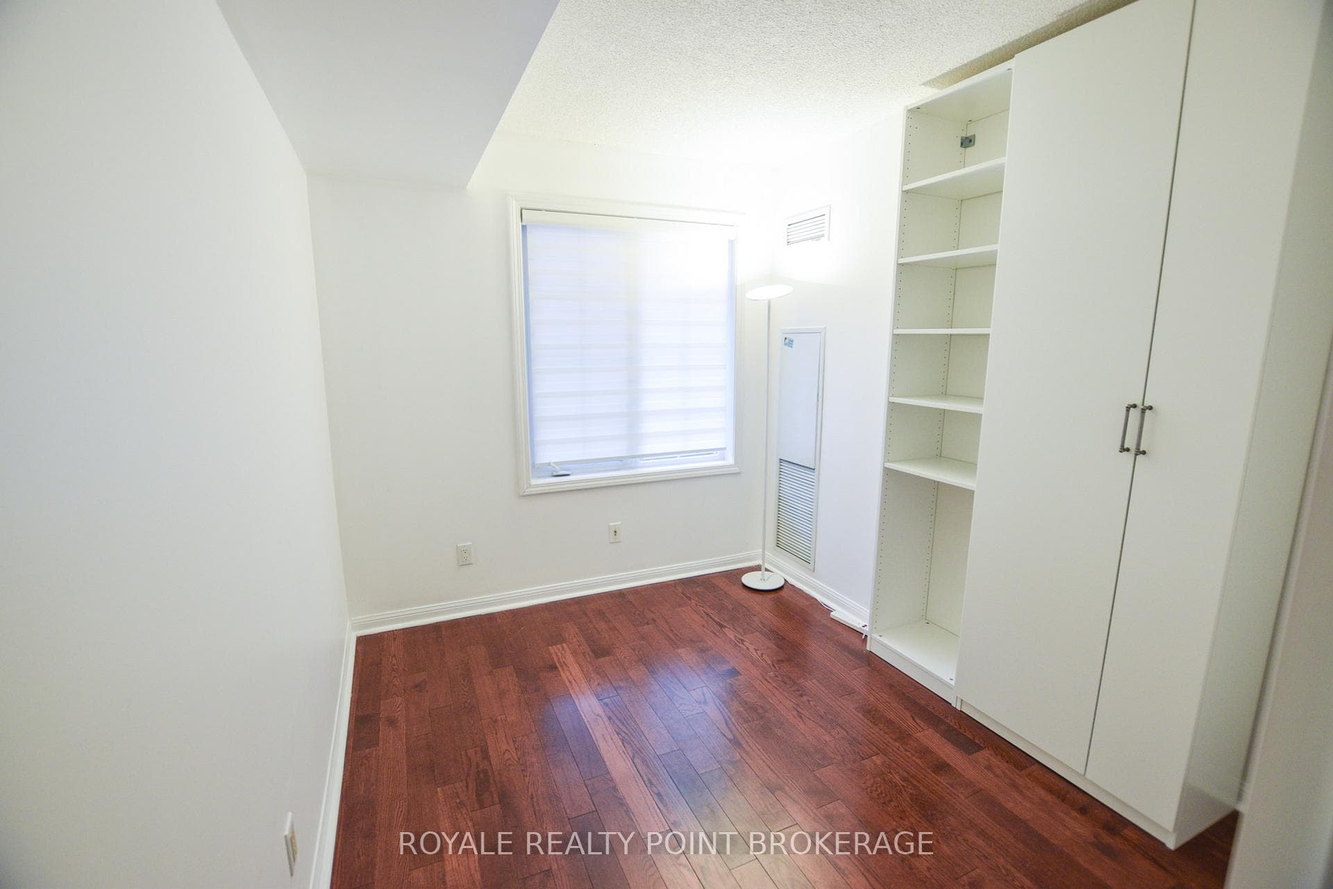 70 Douro Street Unit 113 photo 7