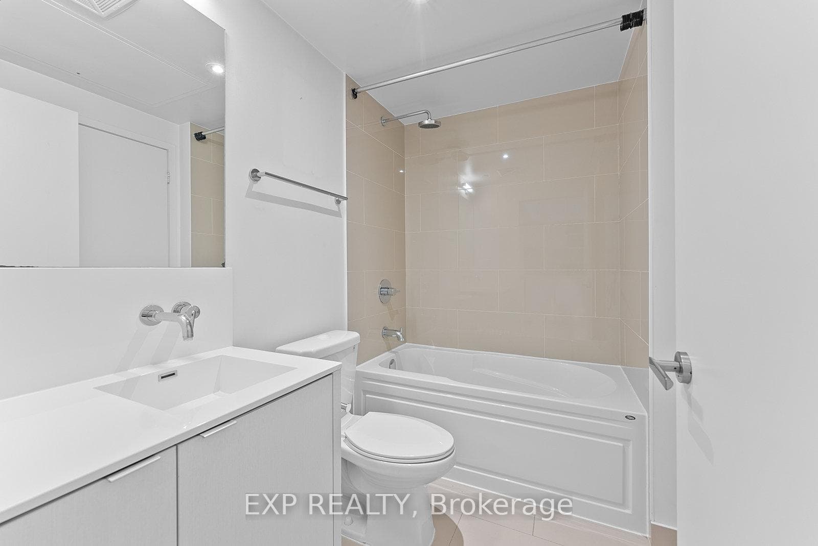 88 Harbour Street Unit 1503 photo 23