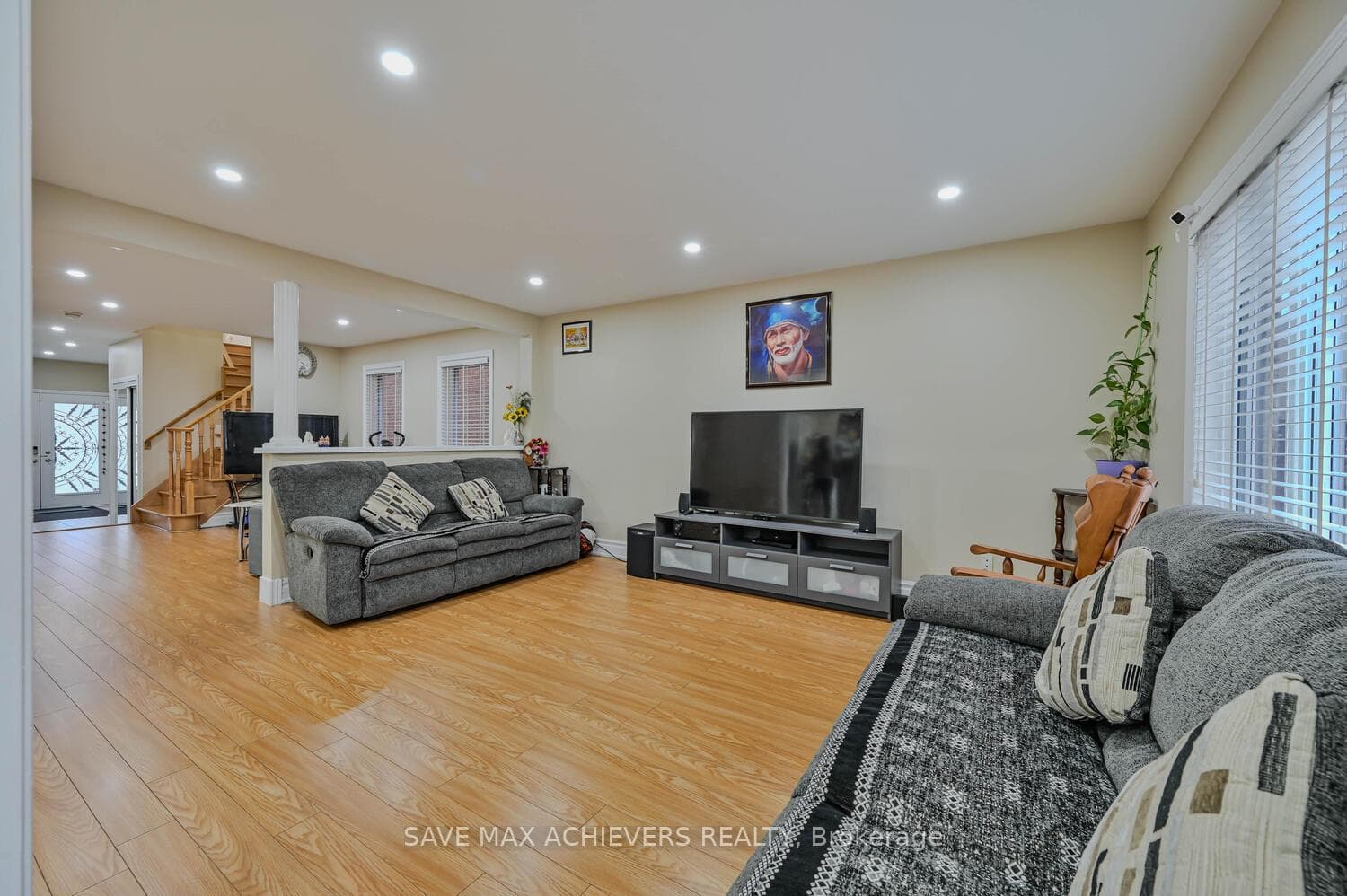 8 Bayridge Drive photo 13