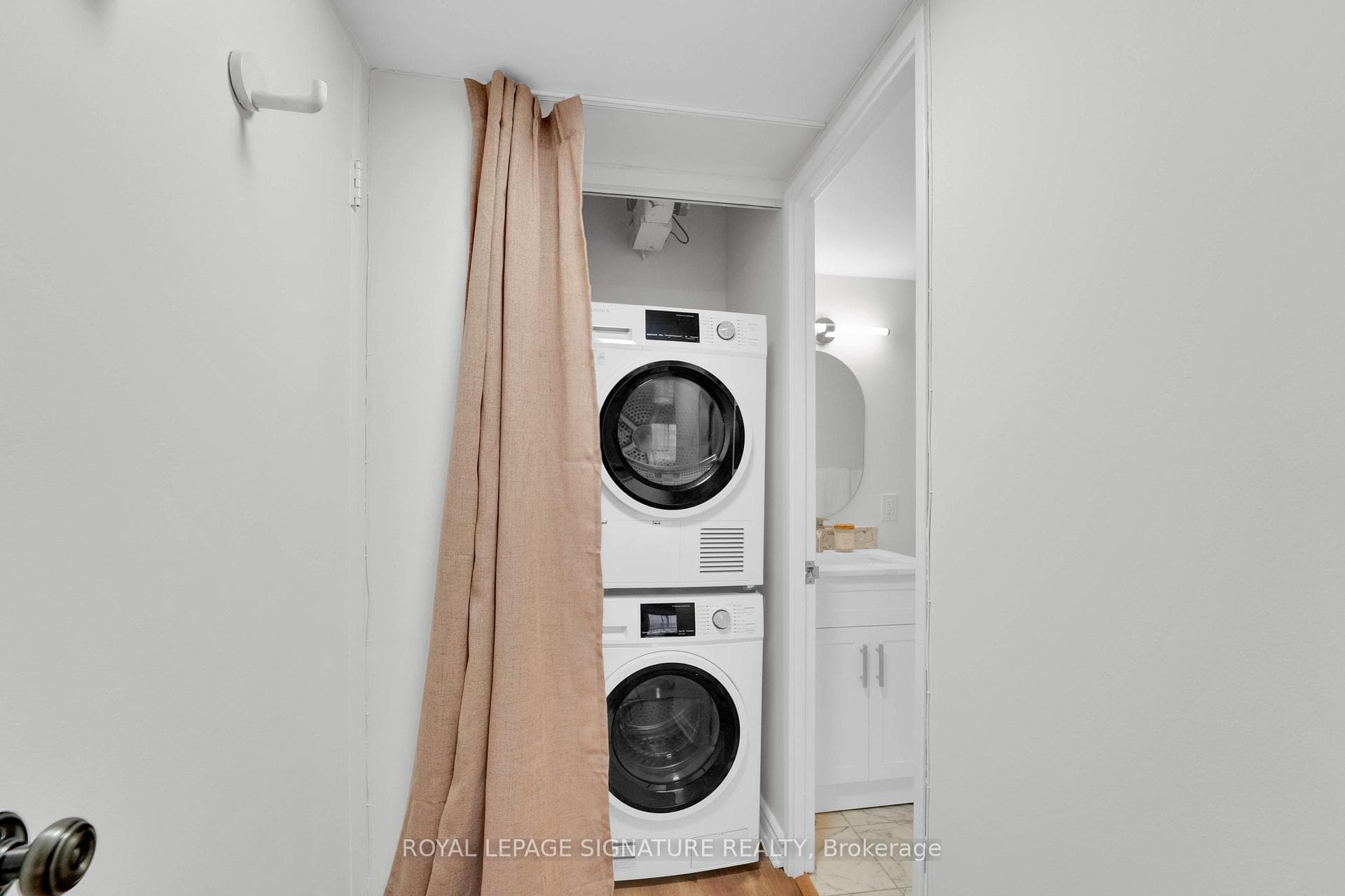 41 Markbrook Lane Unit 1402 photo 14