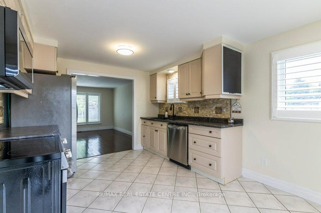 3 Hornby Court photo 16