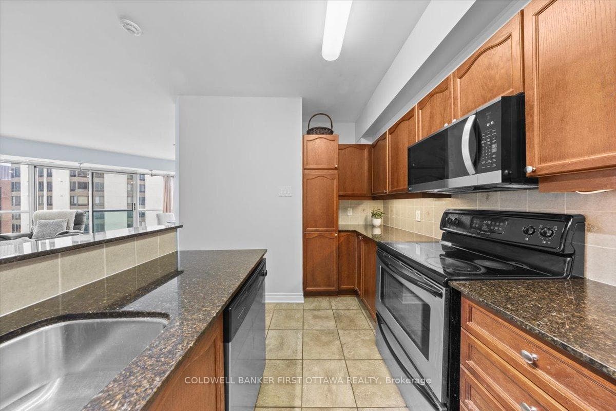 445 Laurier Avenue Unit 1401 photo 8