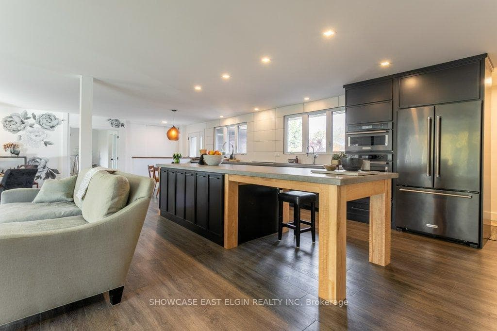 26 Lawrence Crescent photo 18