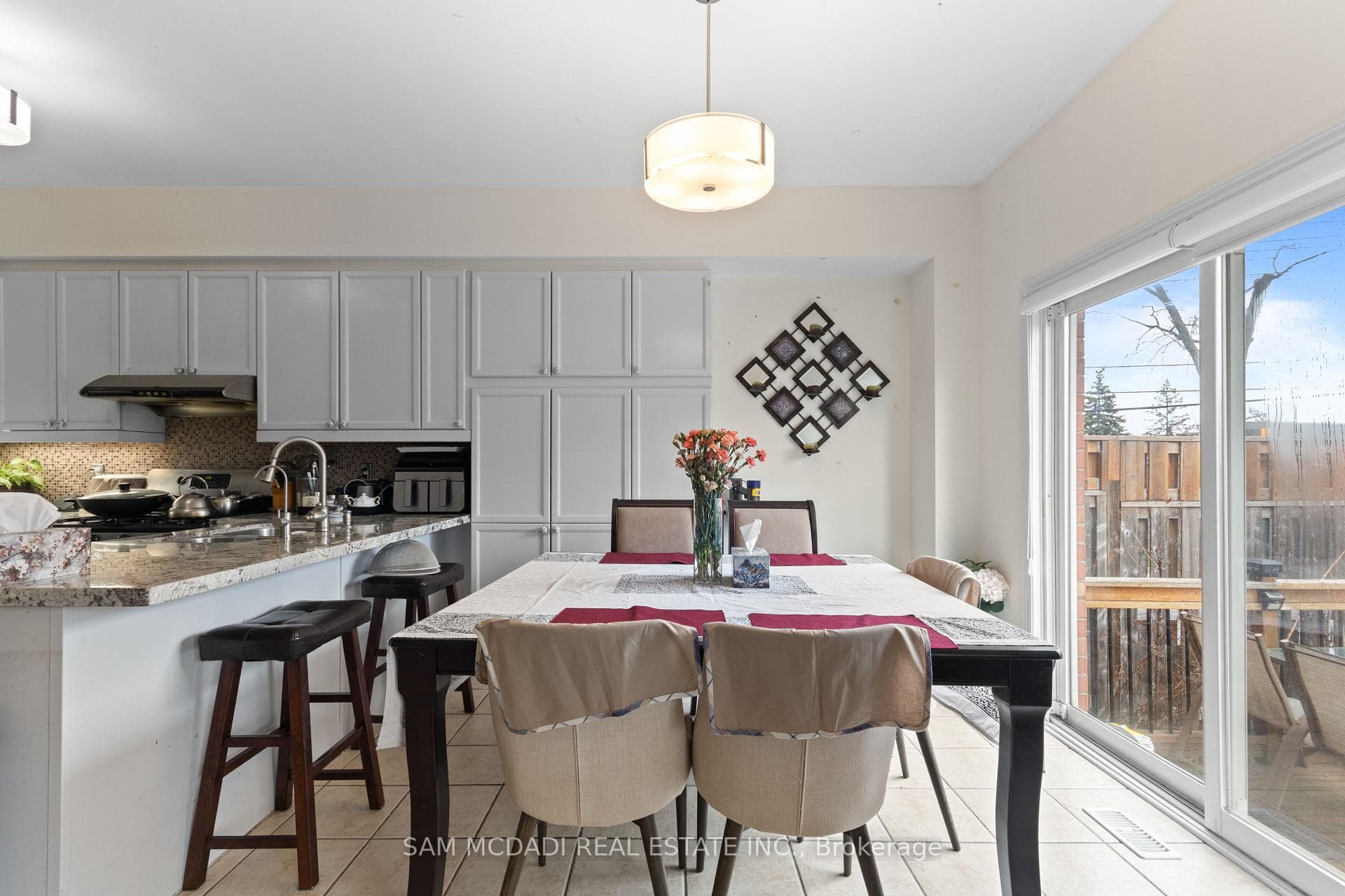 1514 Portsmouth Place photo 11