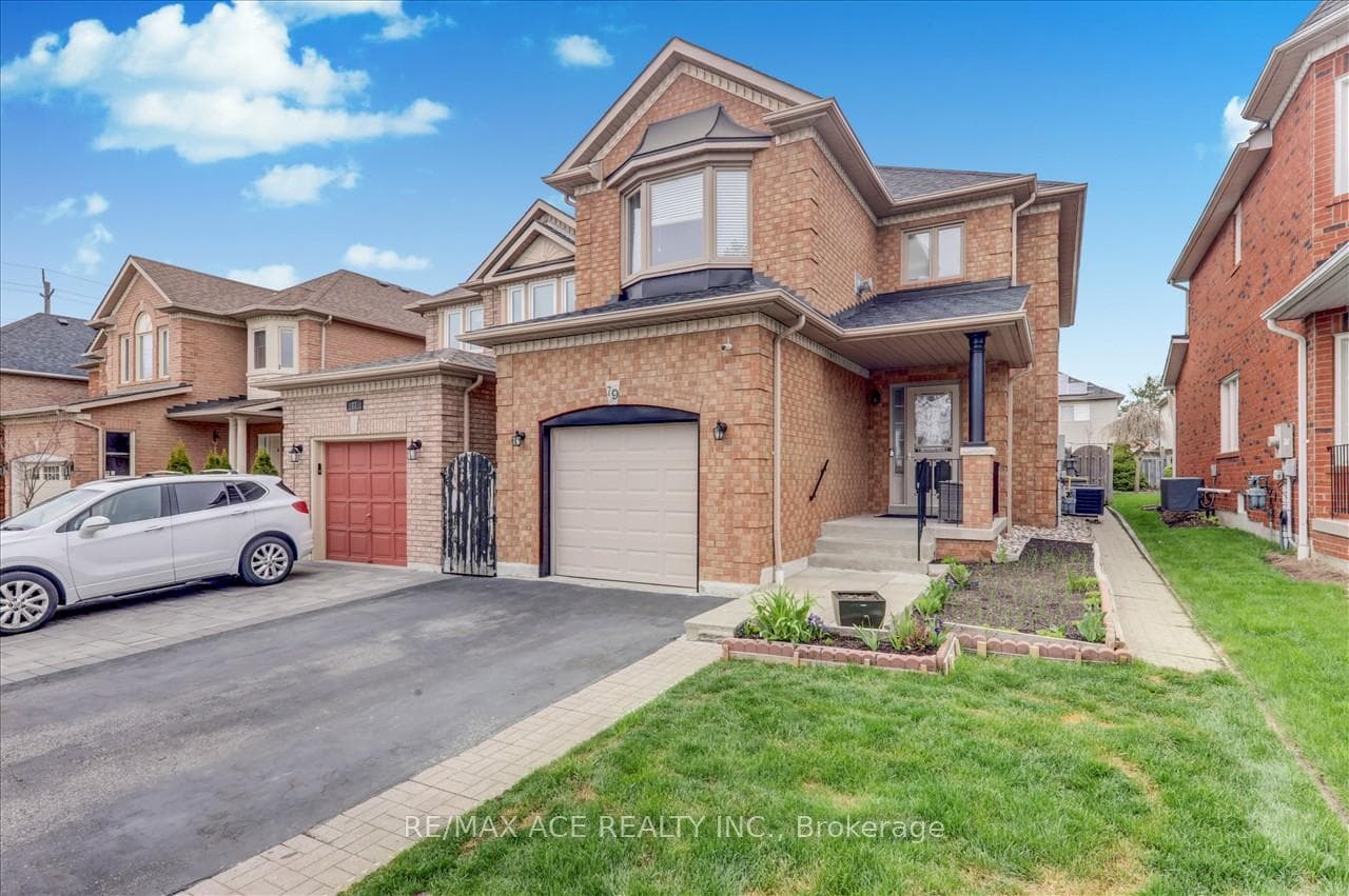 79 Bach Avenue photo 2