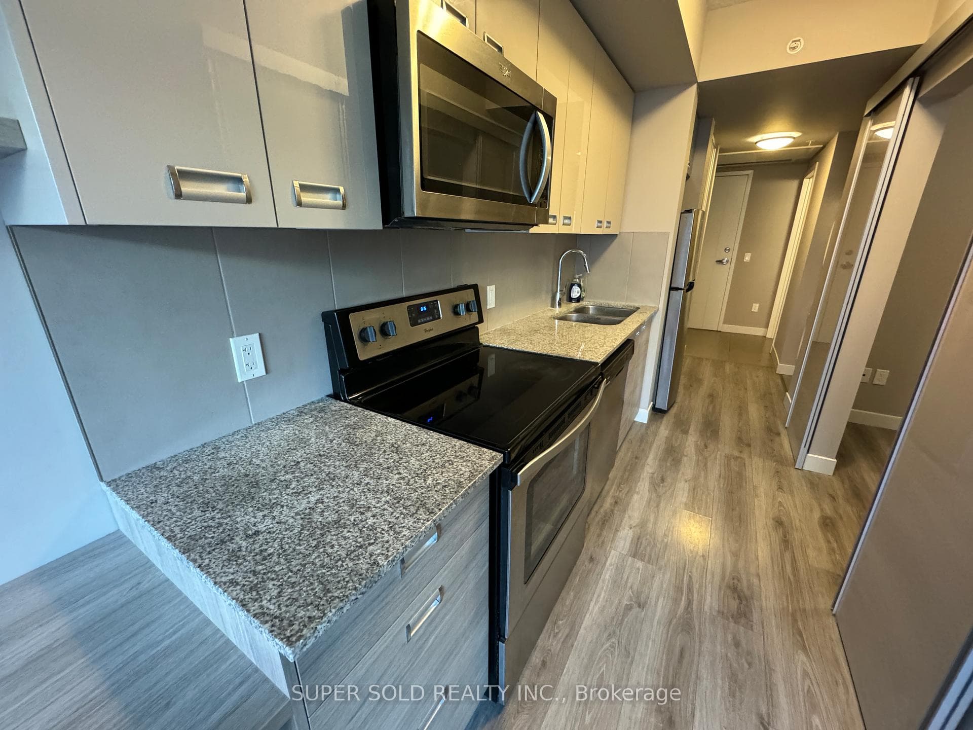 308 Lester Street Unit 518 photo 12