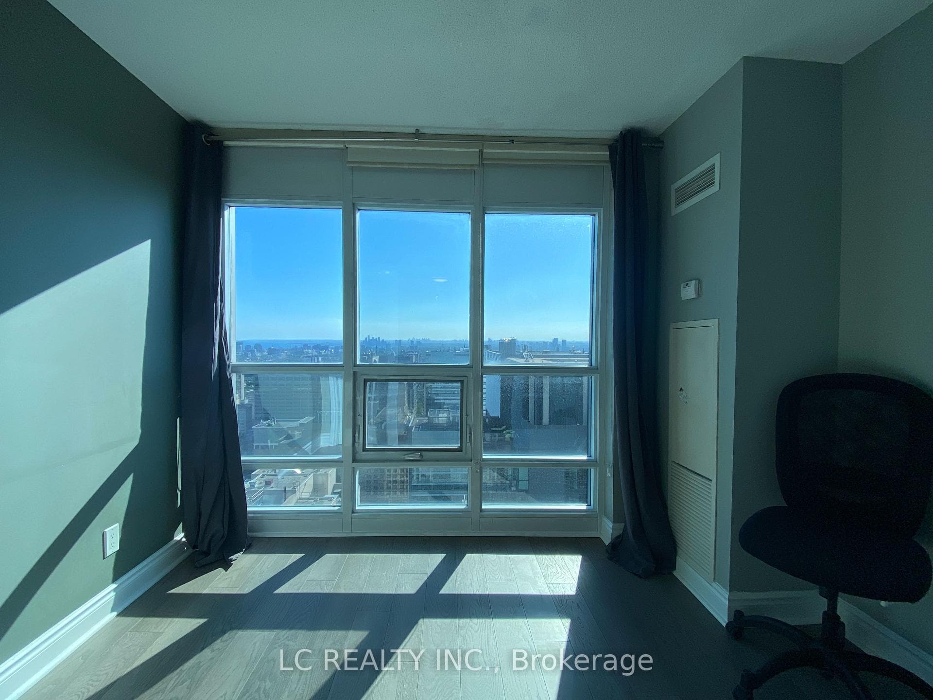 763 Bay Street Unit 4210 photo 17