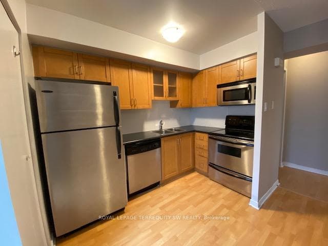46 Western Battery Road Unit 823 photo 2