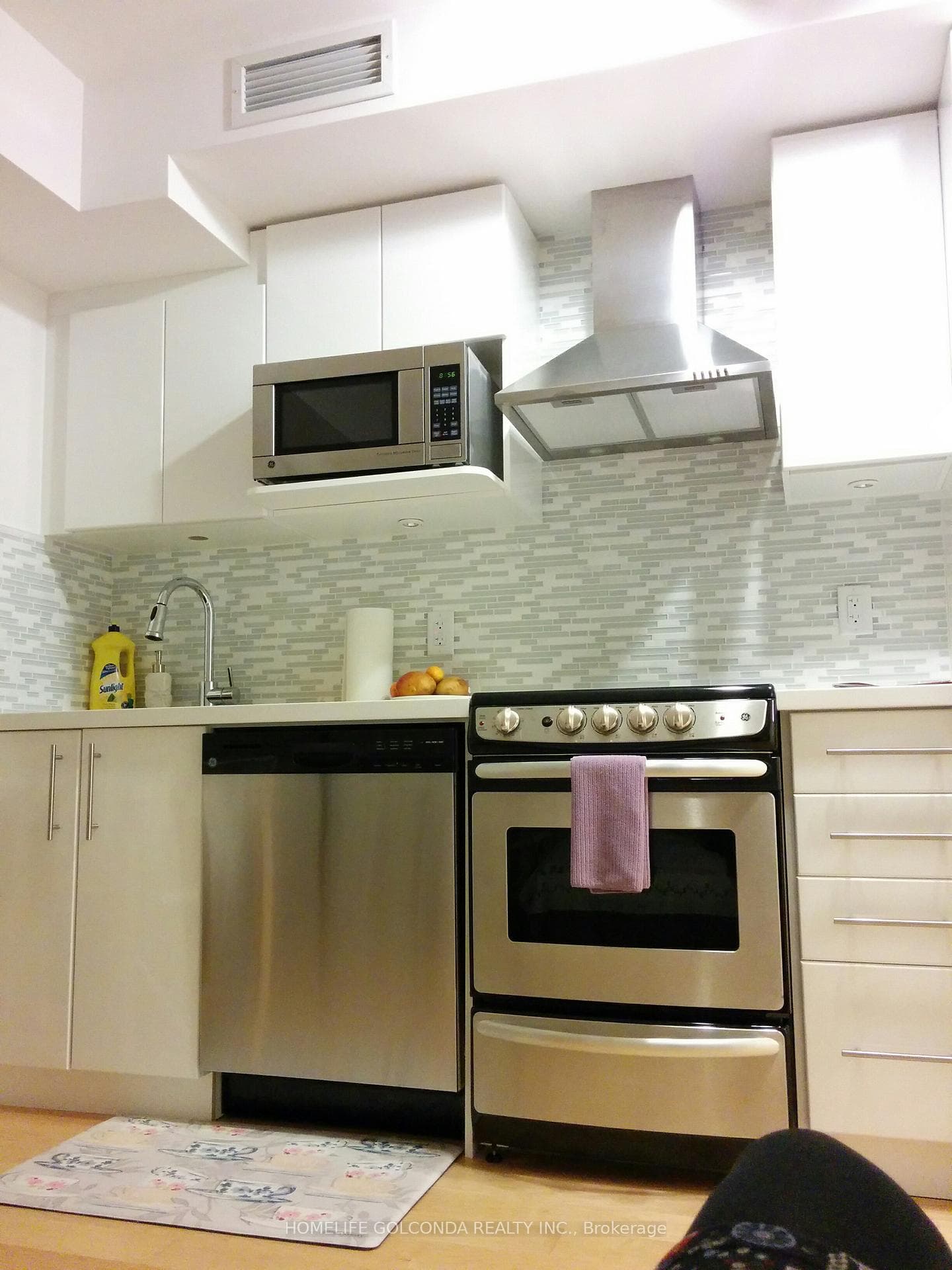 58 Orchard View Boulevard Unit 804 photo 8