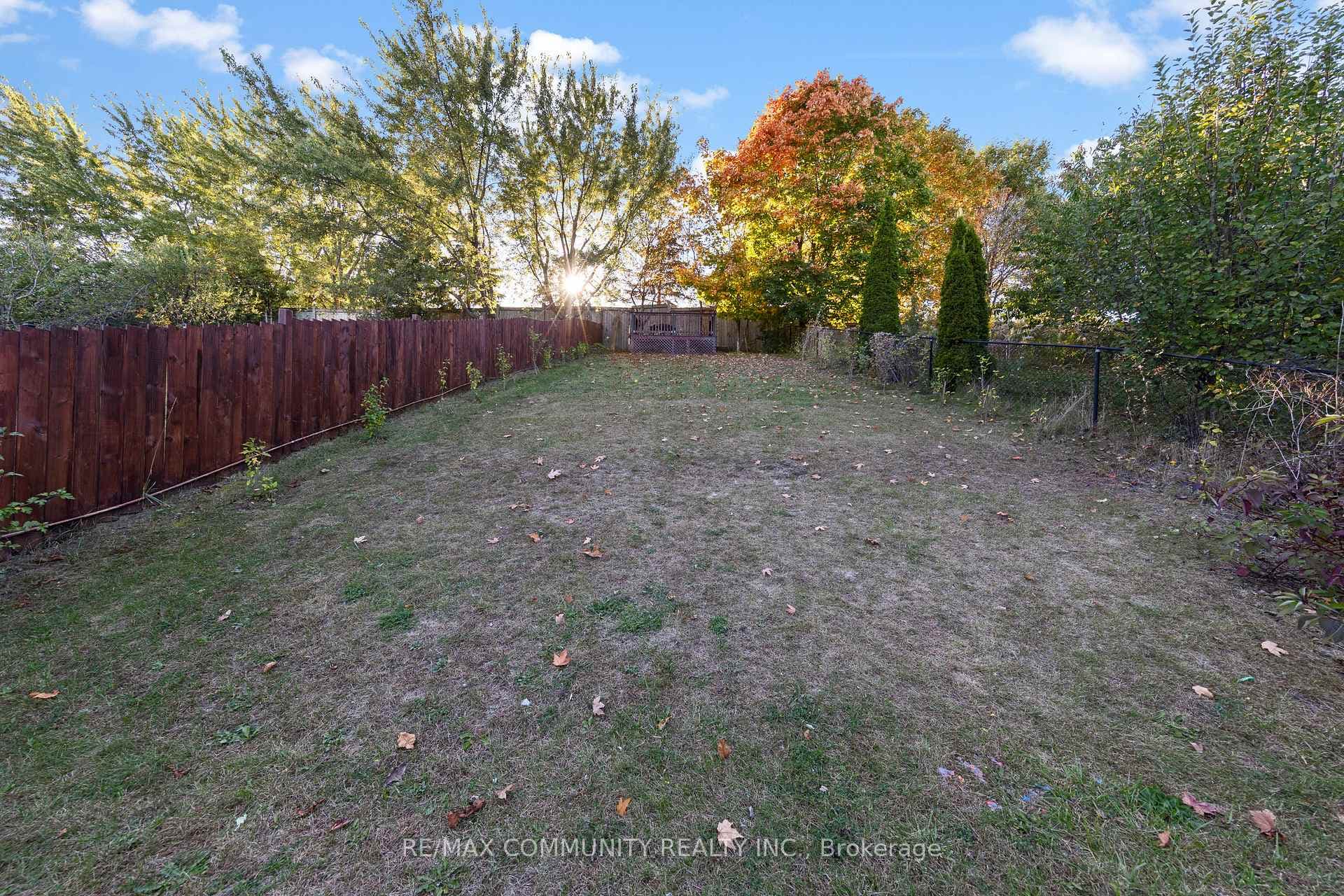 73 McSweeney Crescent photo 26