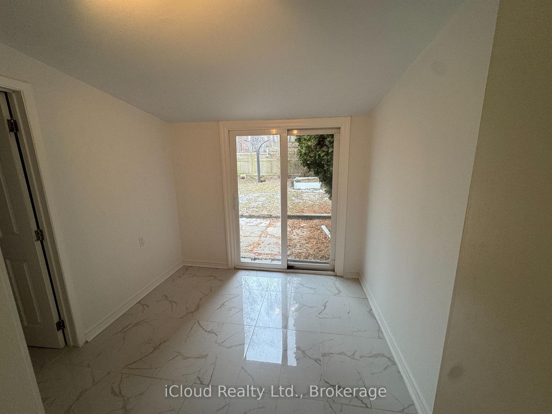 158 Westlake Avenue photo 8