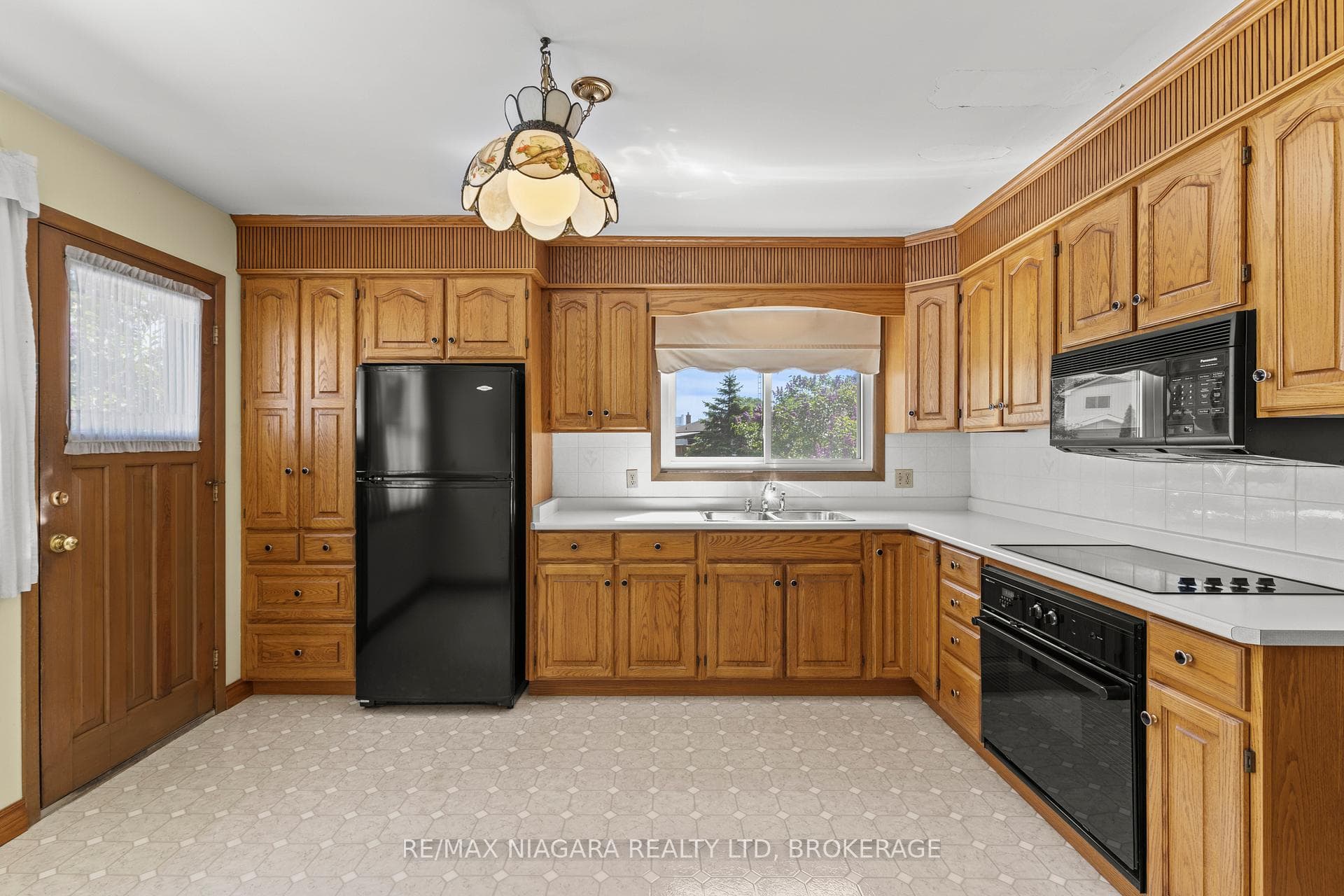 6628 Argyll Crescent photo 15