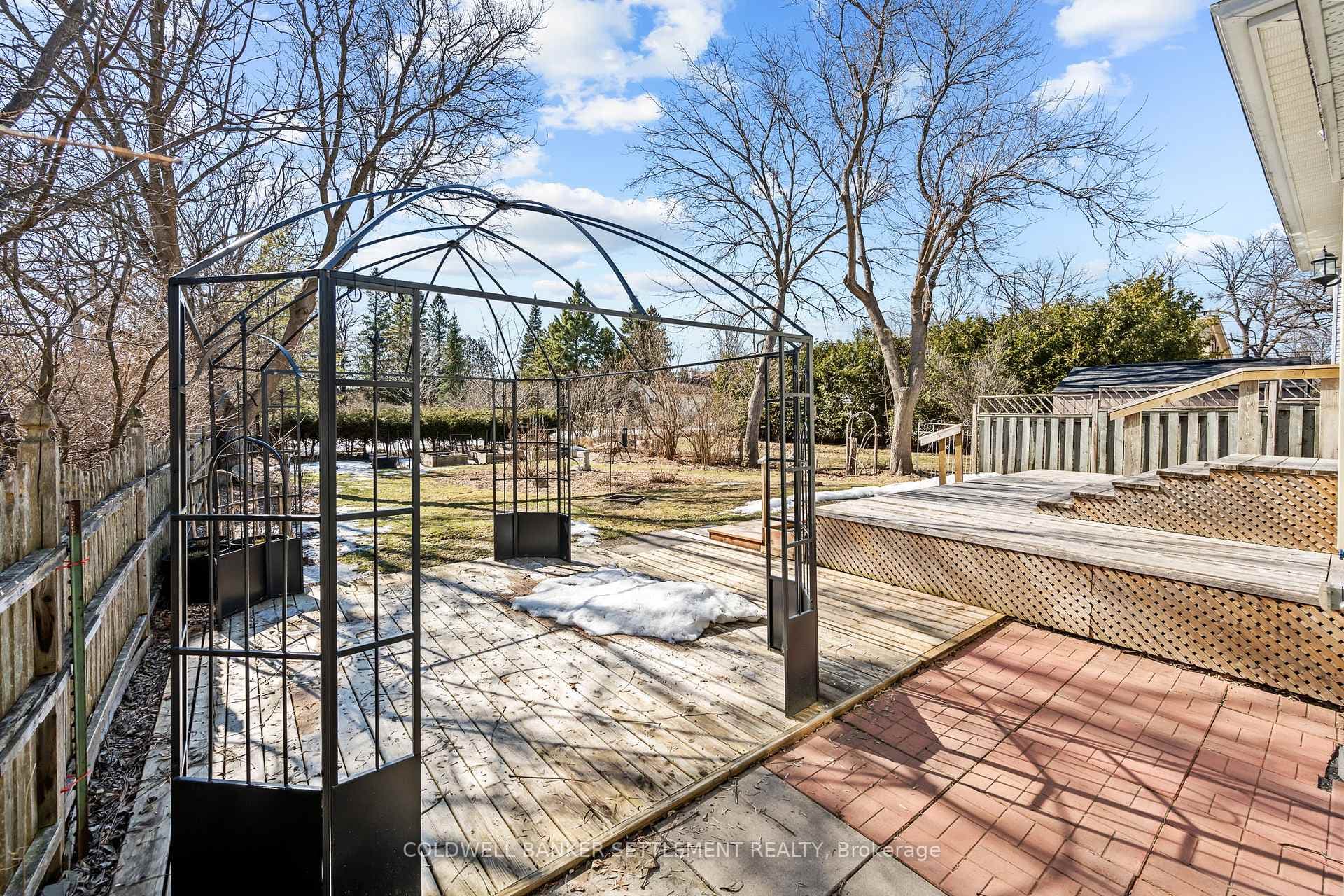 86 Drummond Street photo 44