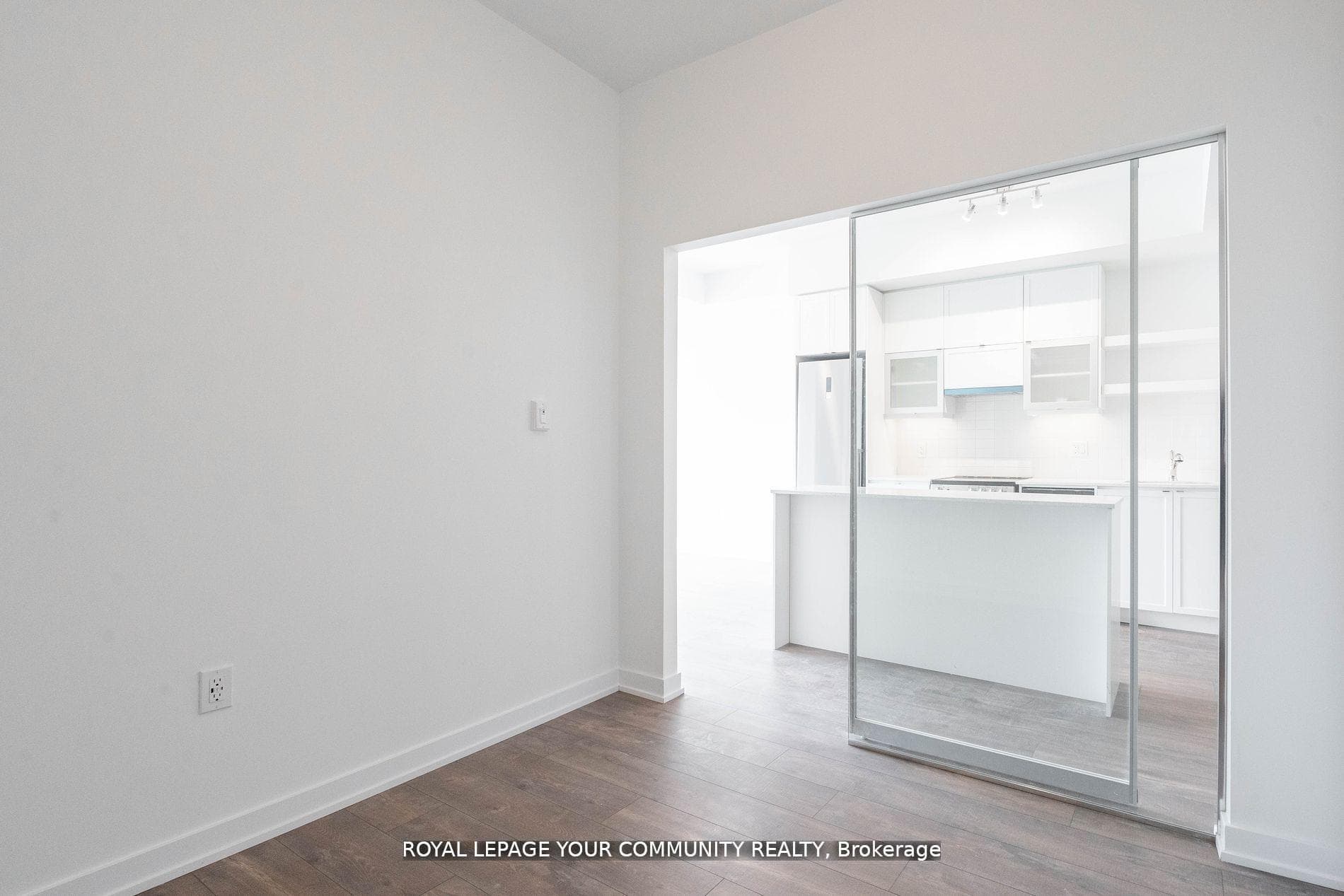 2433 Dufferin Street Unit 803 photo 20