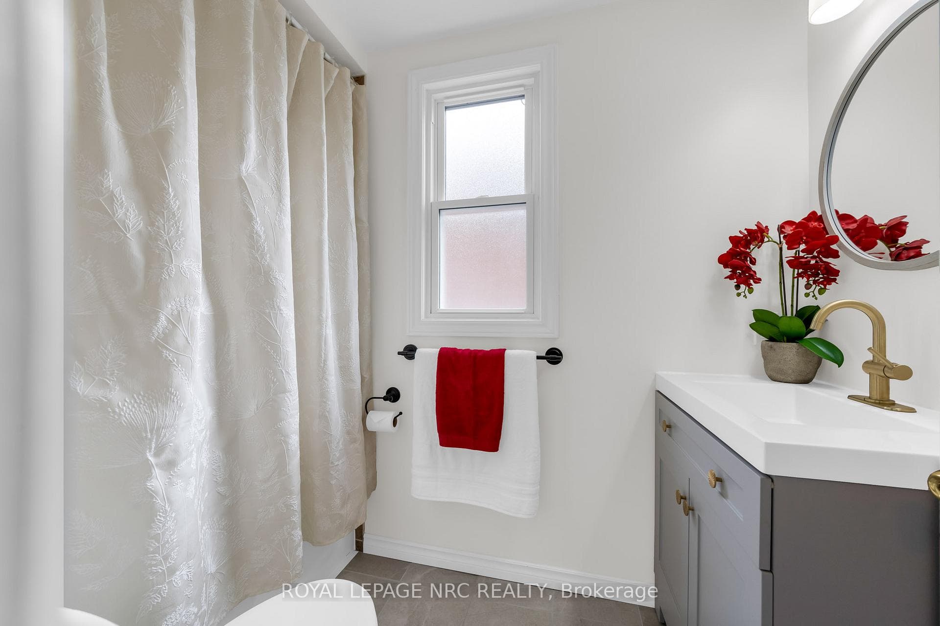 475 East 38th Street photo 17