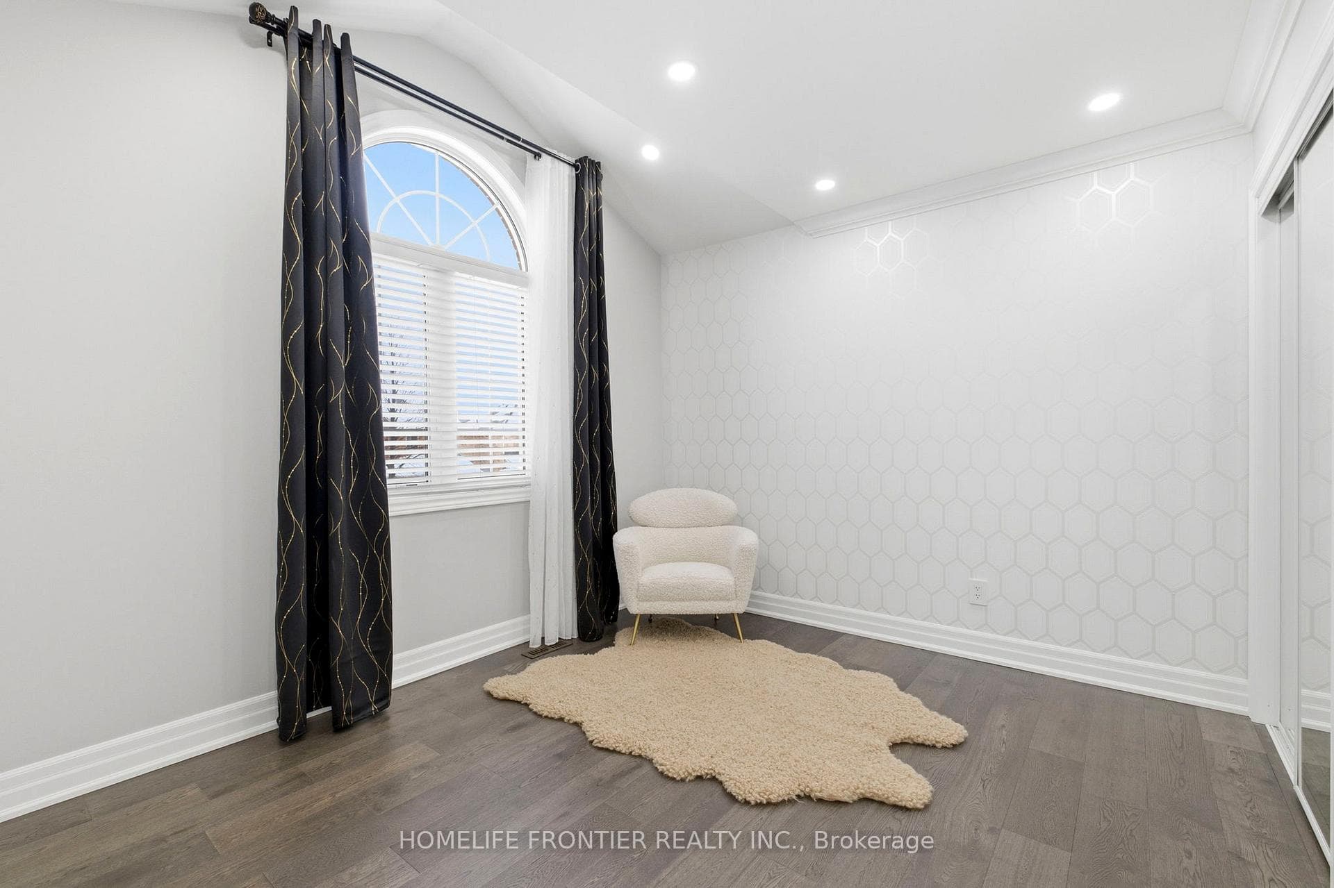 107 Mynden Way photo 29
