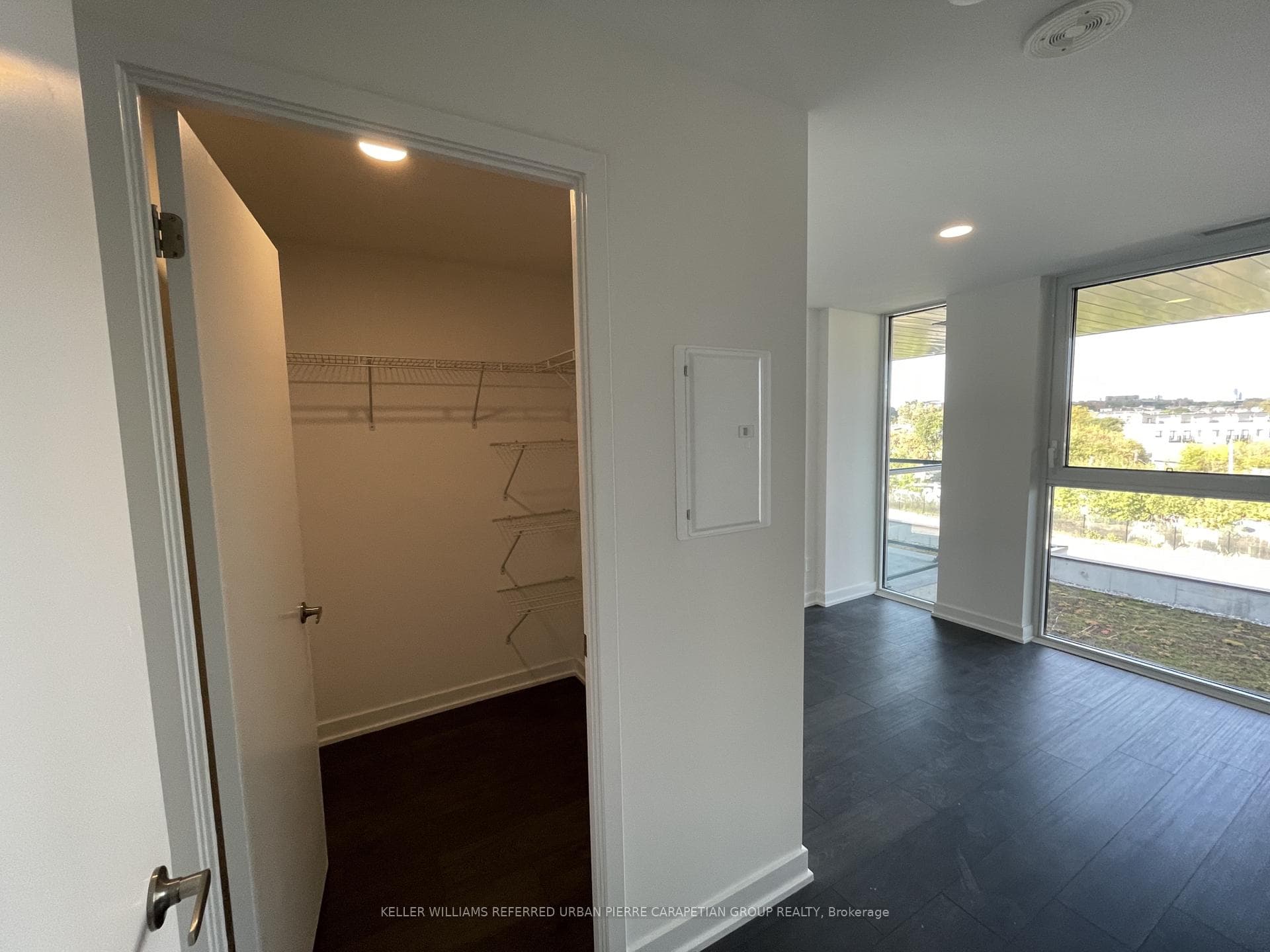 57 Brock Avenue Unit 413 photo 8
