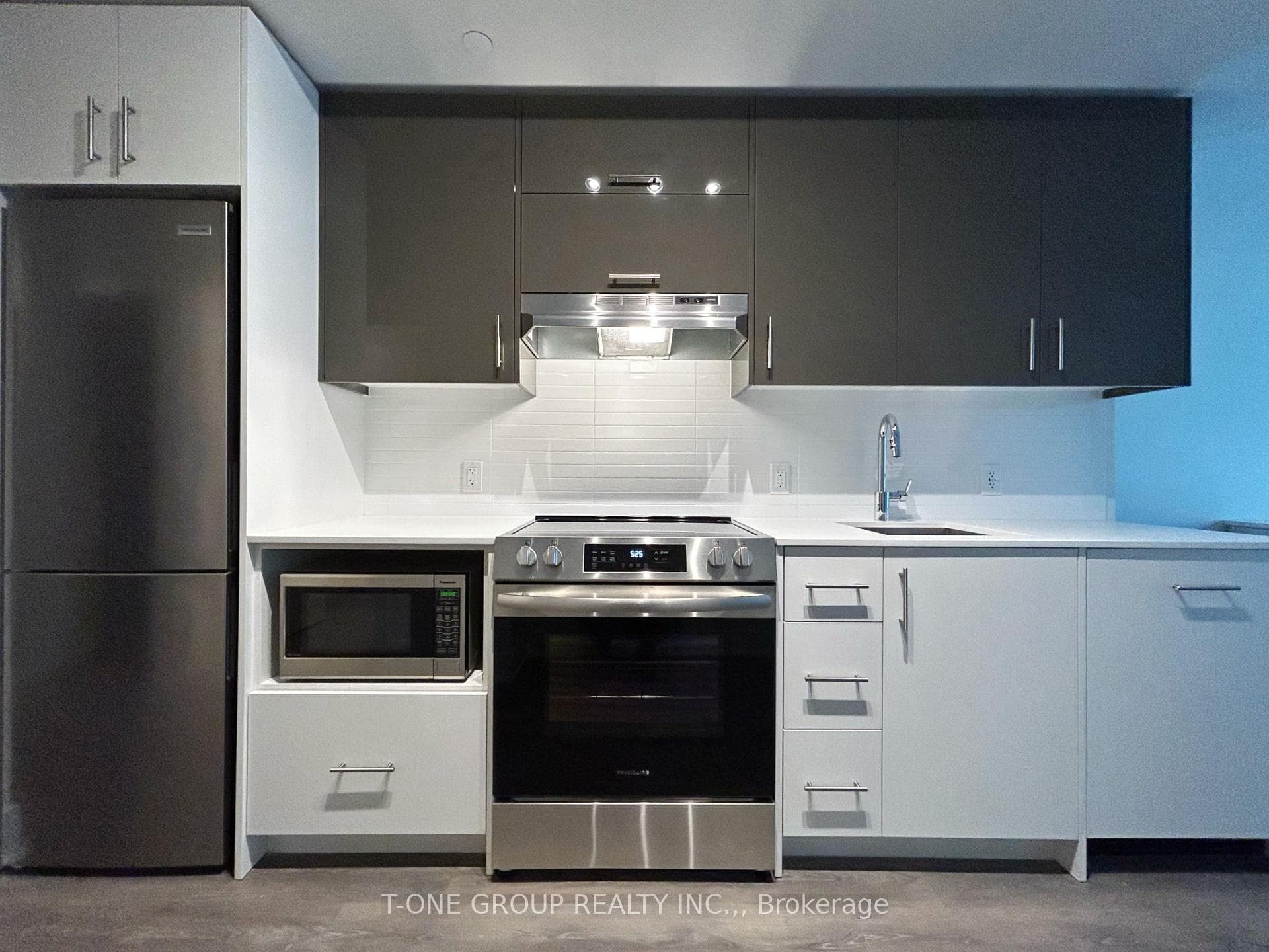 188 Fairview Mall Drive Unit 1716 photo 2