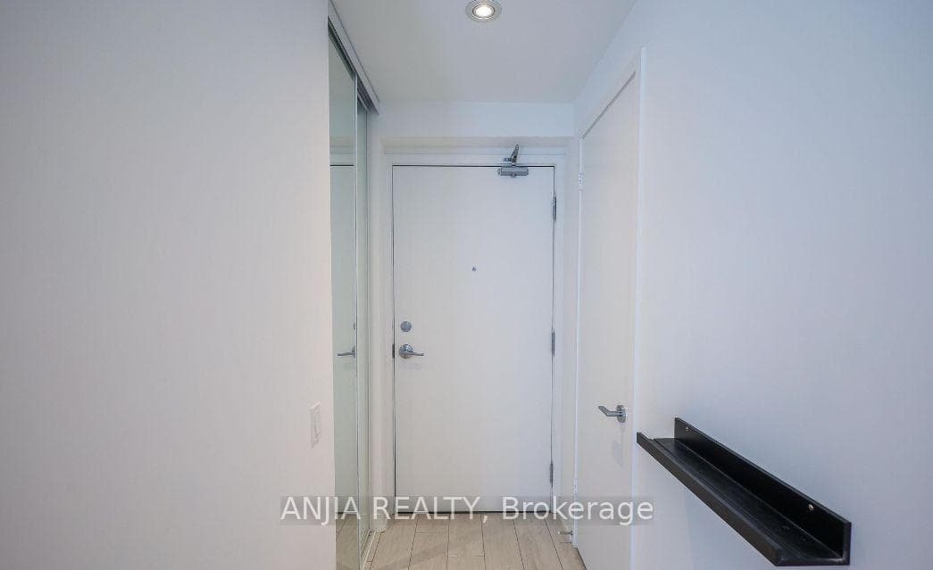 898 Portage Parkway Unit 2206 photo 4