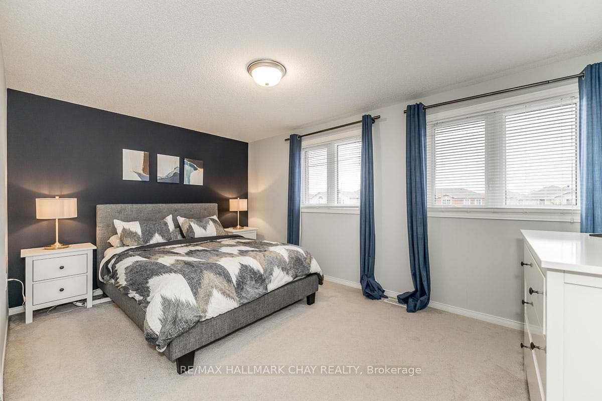 50 Raymond Crescent photo 12