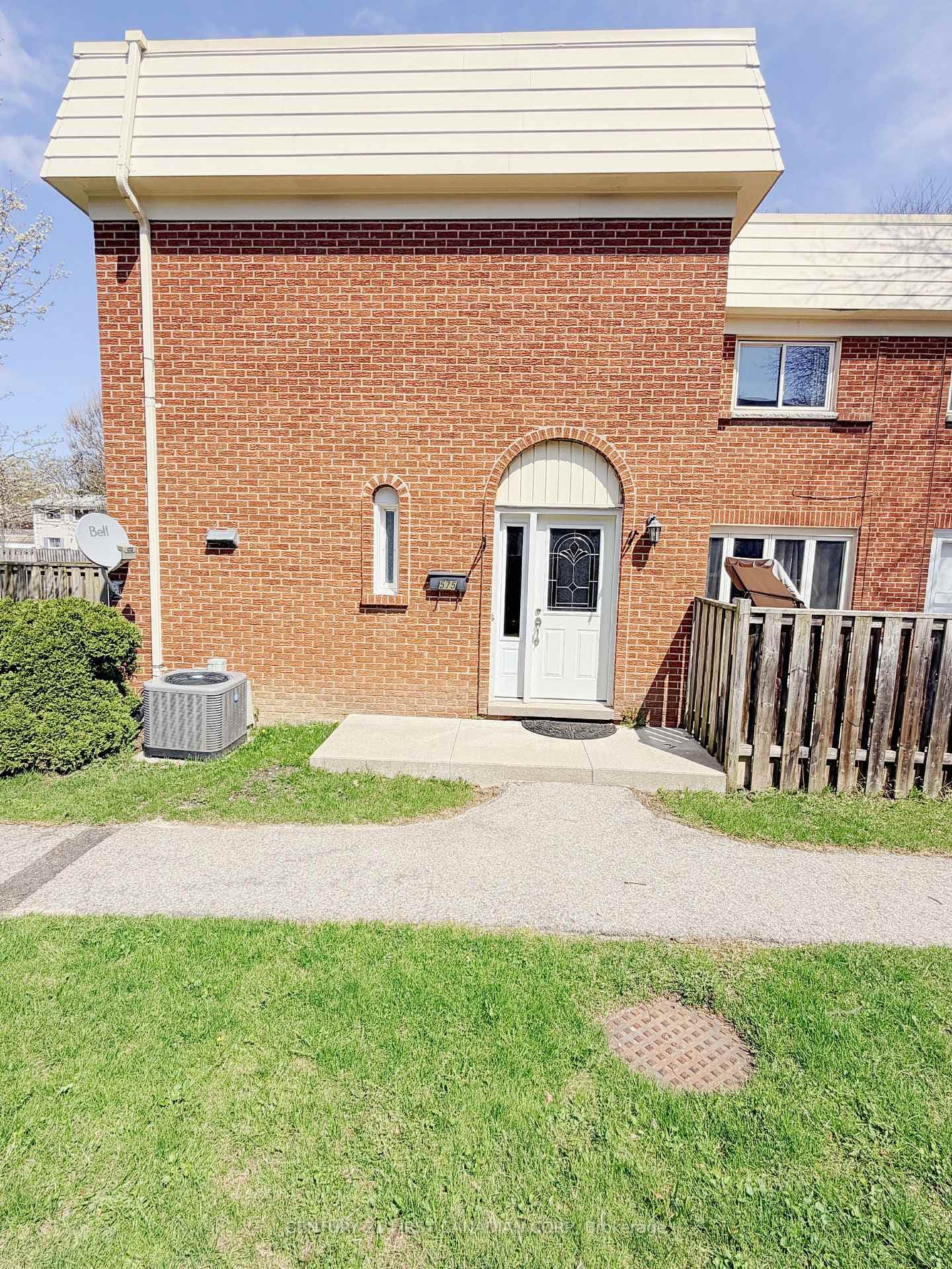 575 Gainsborough Road Unit 71 photo 1