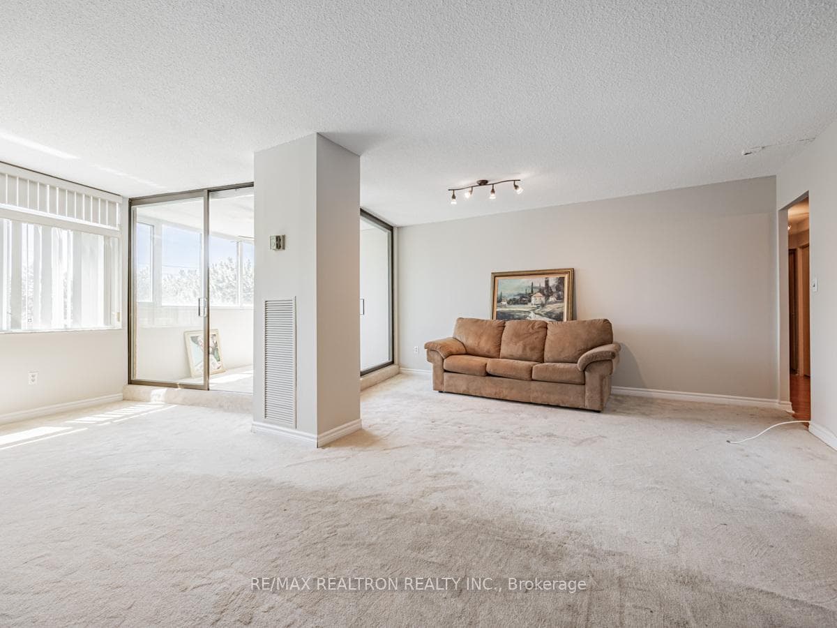 90 Fisherville Road Unit 304 photo 9