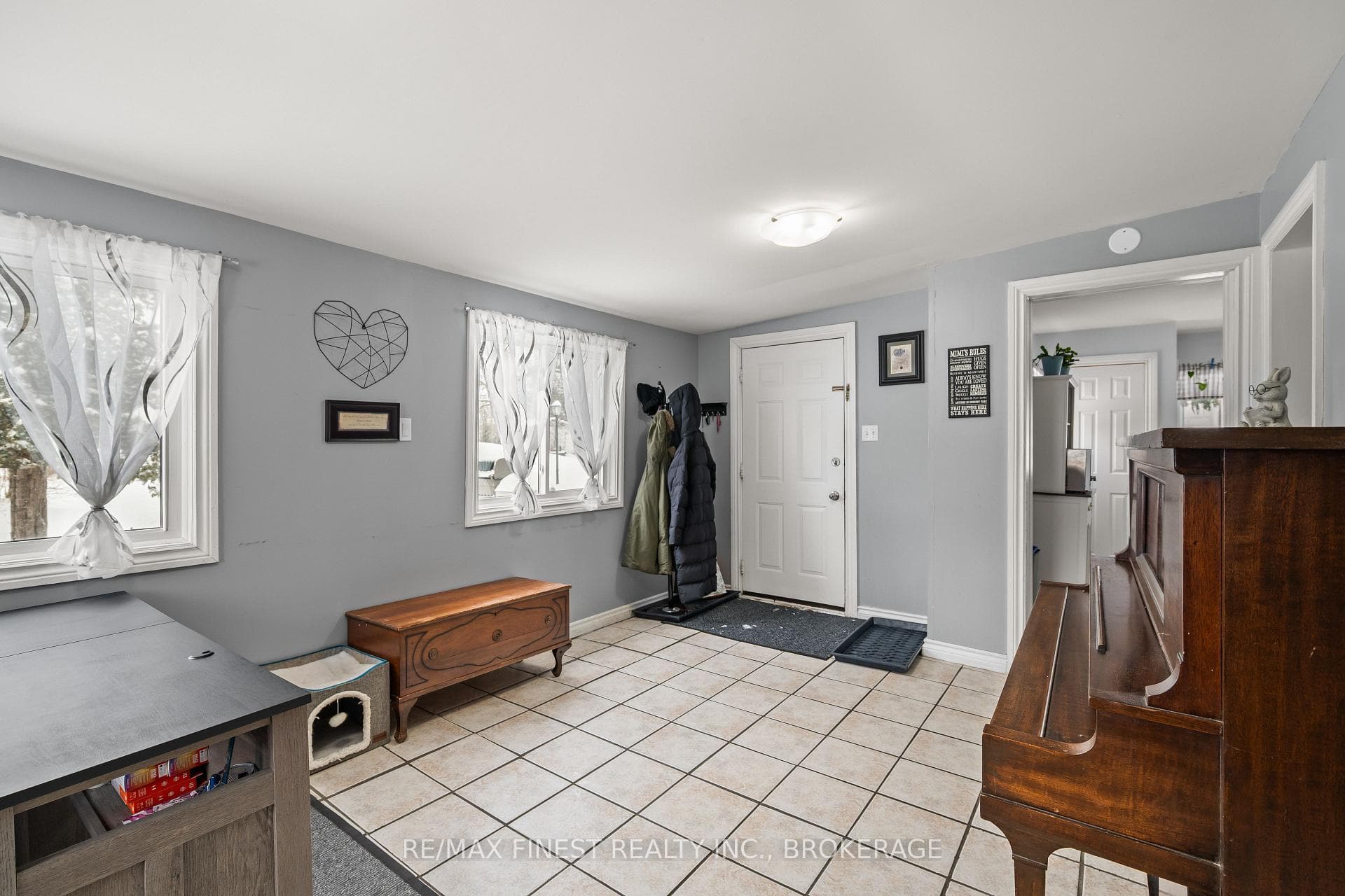 5593 Perth Road Crescent photo 7