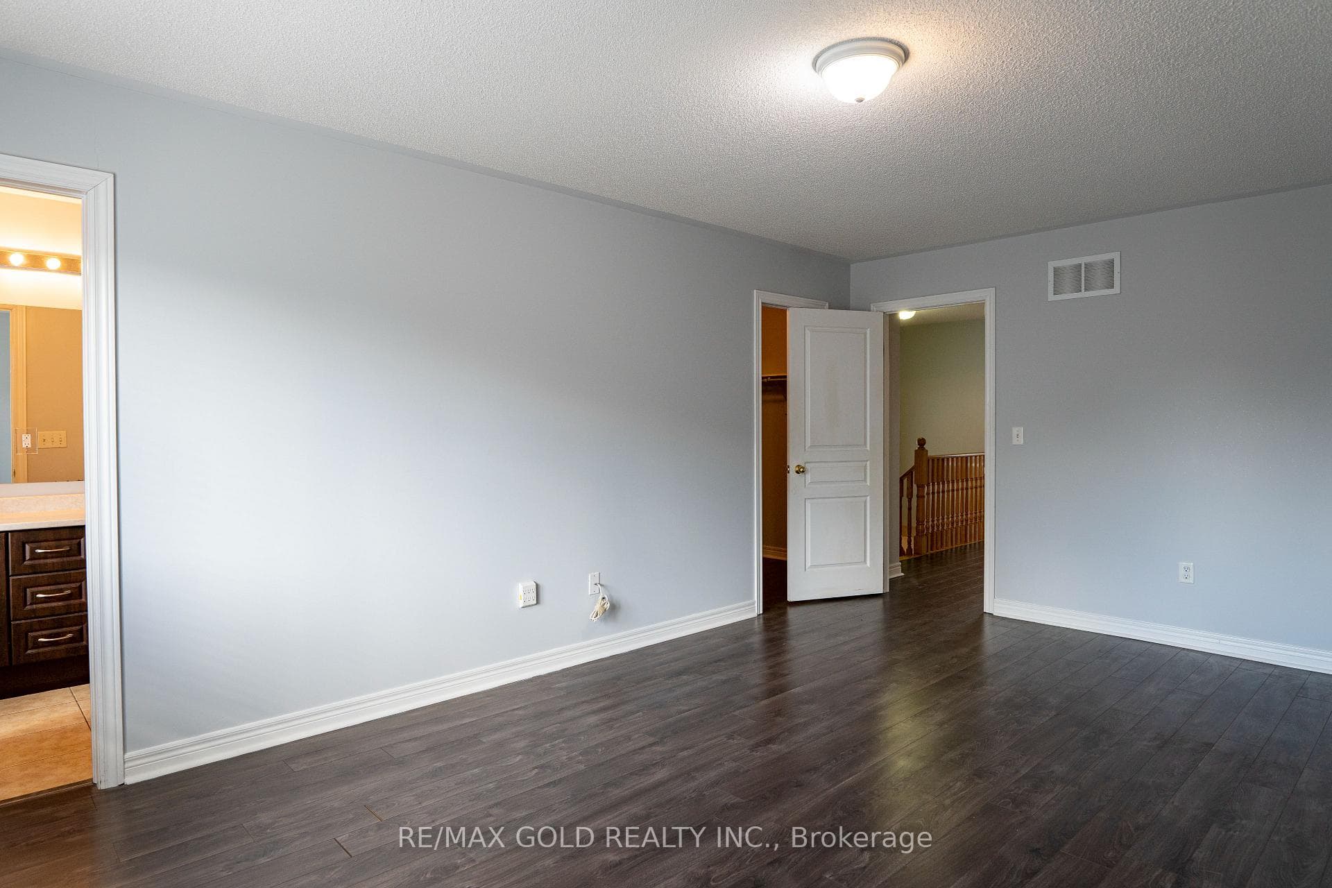 11 Vanderpool Crescent Unit 1-Upper photo 11