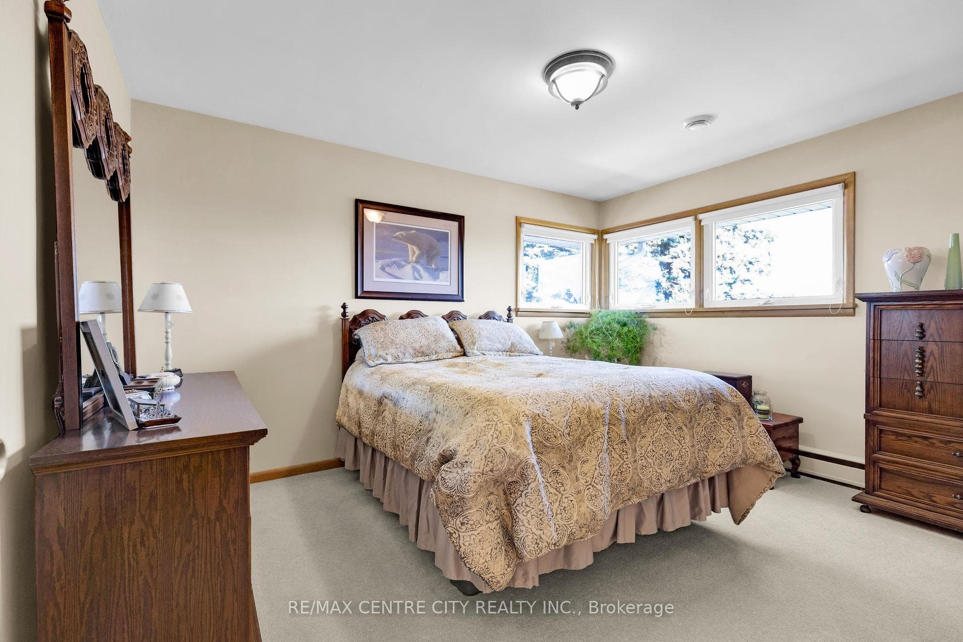 12094 Wellington Road photo 14