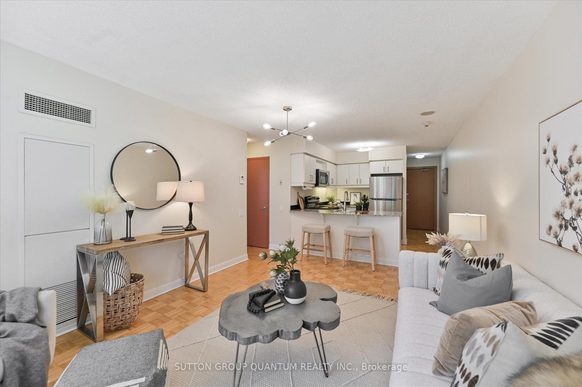 33 Sheppard Avenue Unit 401 photo 6