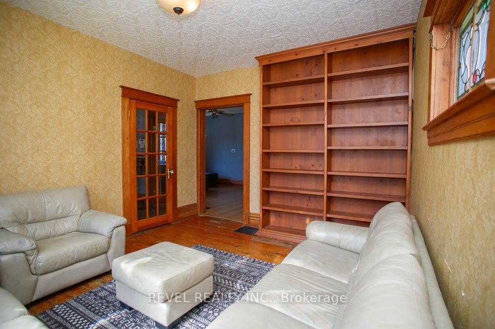 162 Grand River Street photo 8