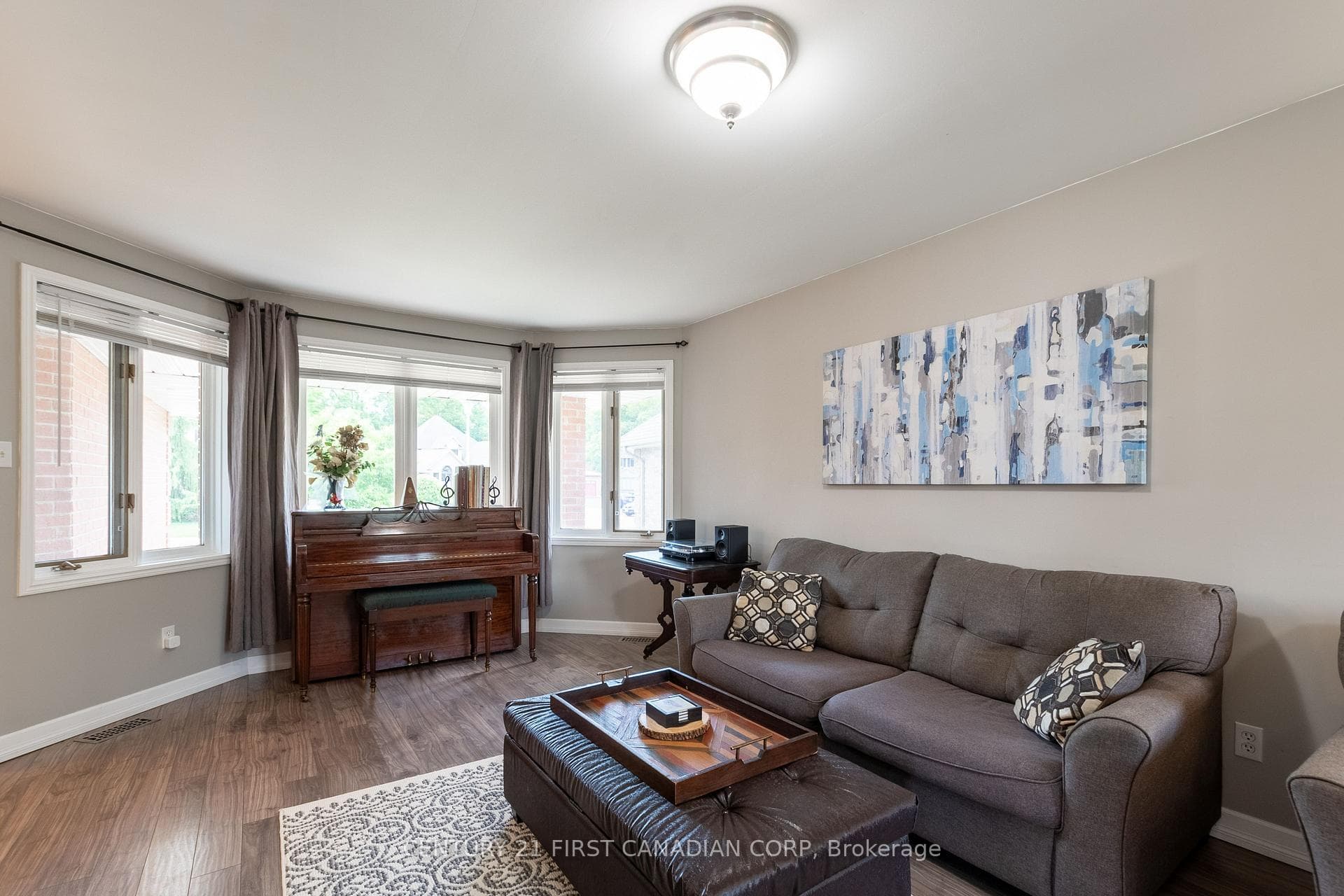 90 Milan Place photo 5