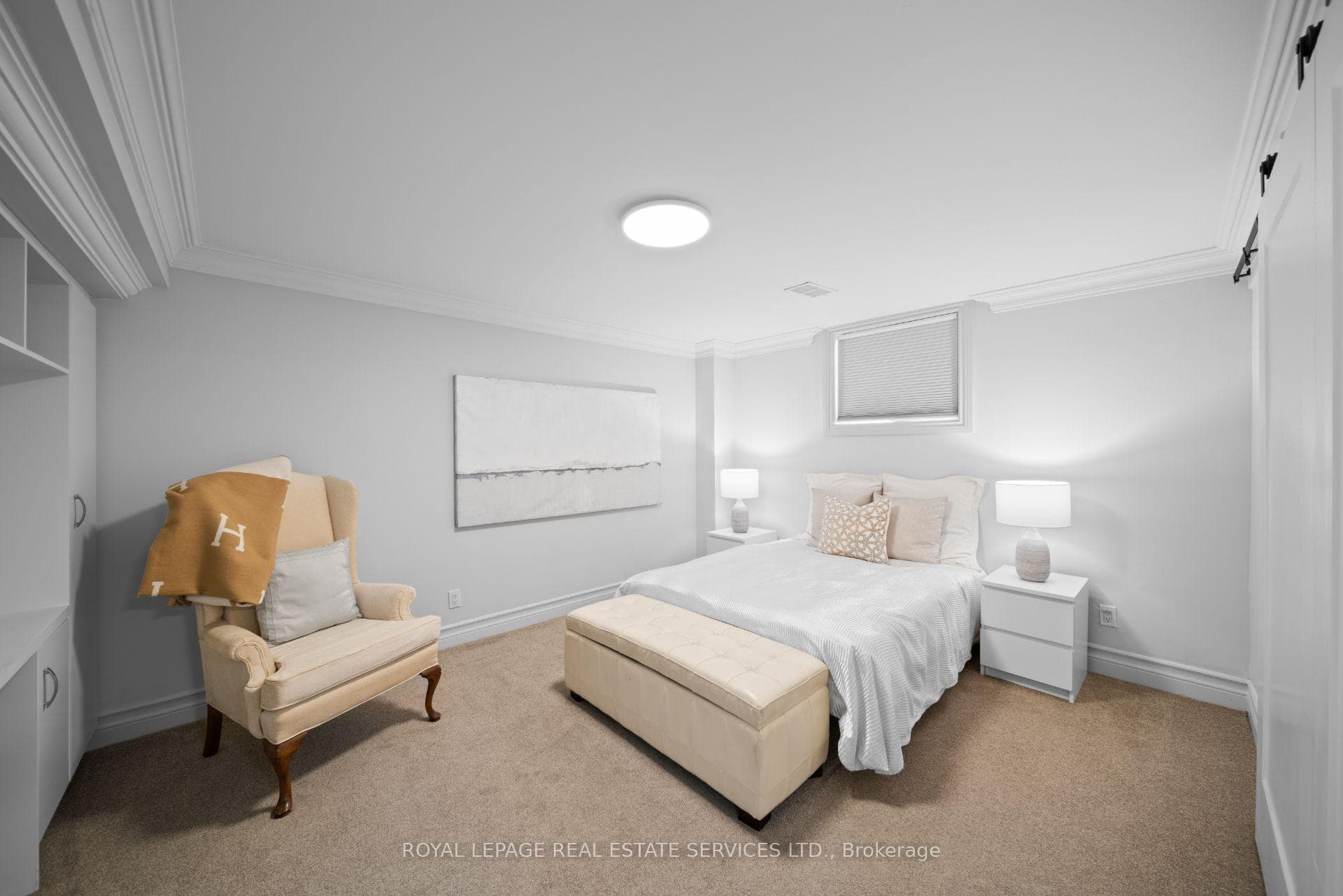 1592 Islington Avenue photo 37