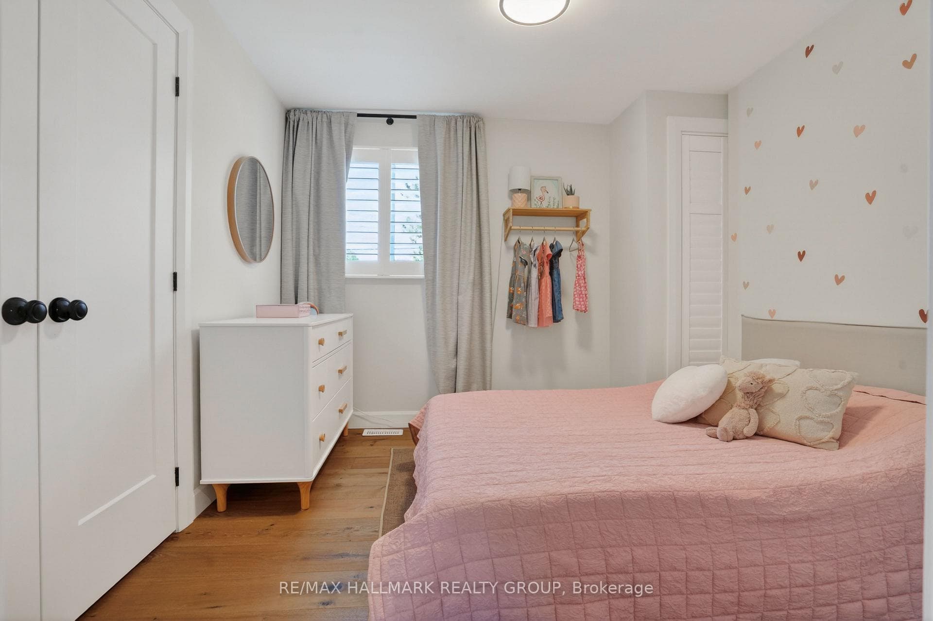 1583 MAXIME Street photo 17