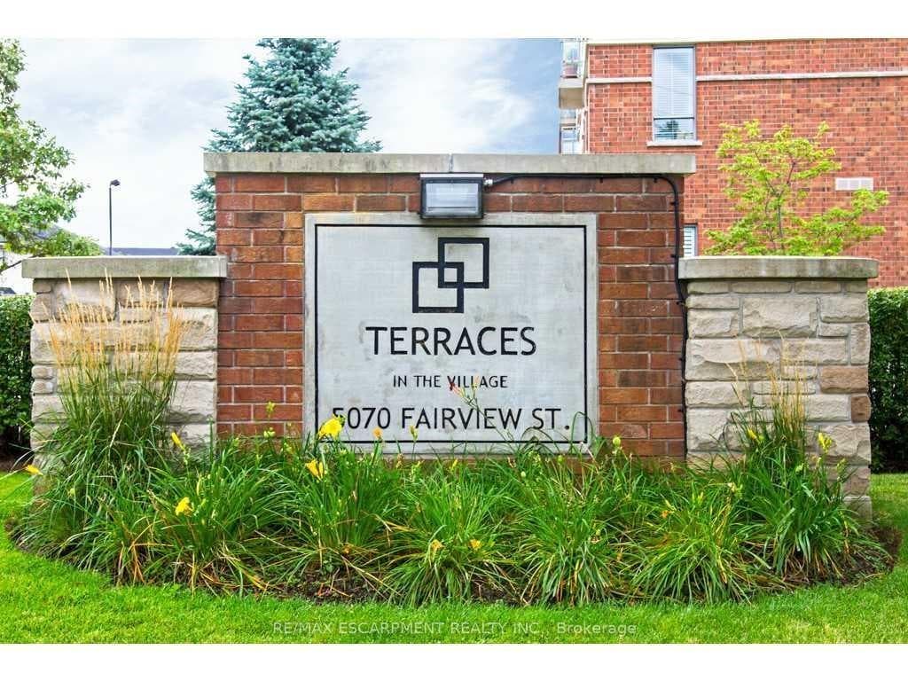 5070 Fairview Street Unit 401 photo 2