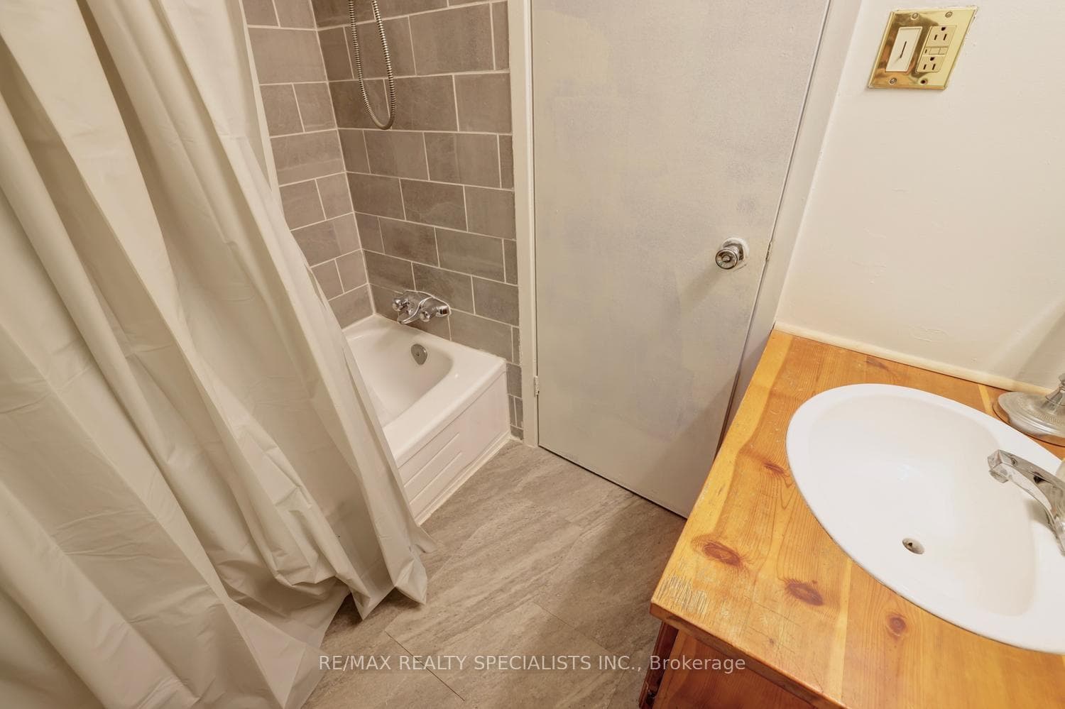 2445 Homelands Drive Unit 30 photo 20