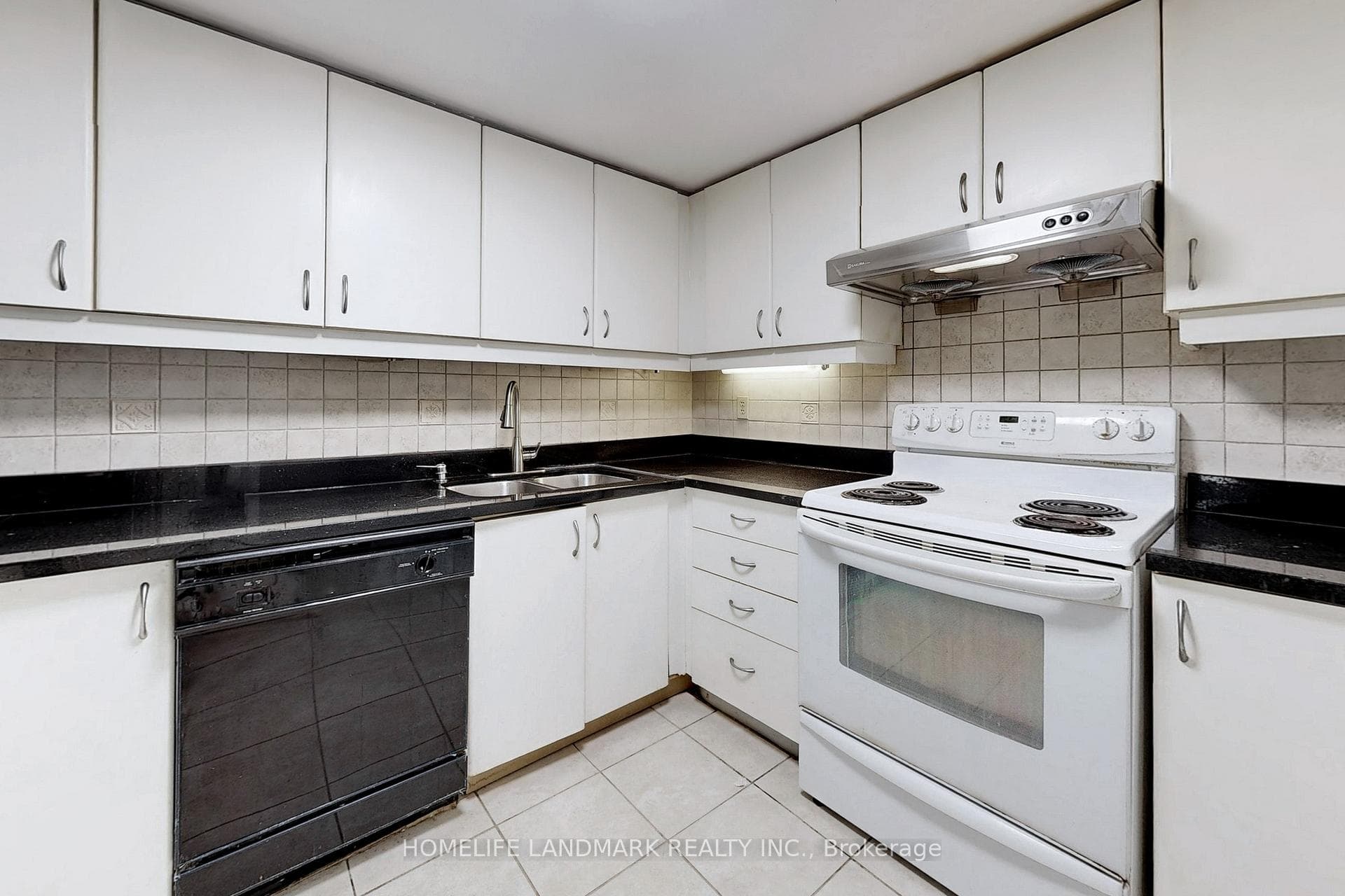 711 Bay Street Unit 1112 photo 12
