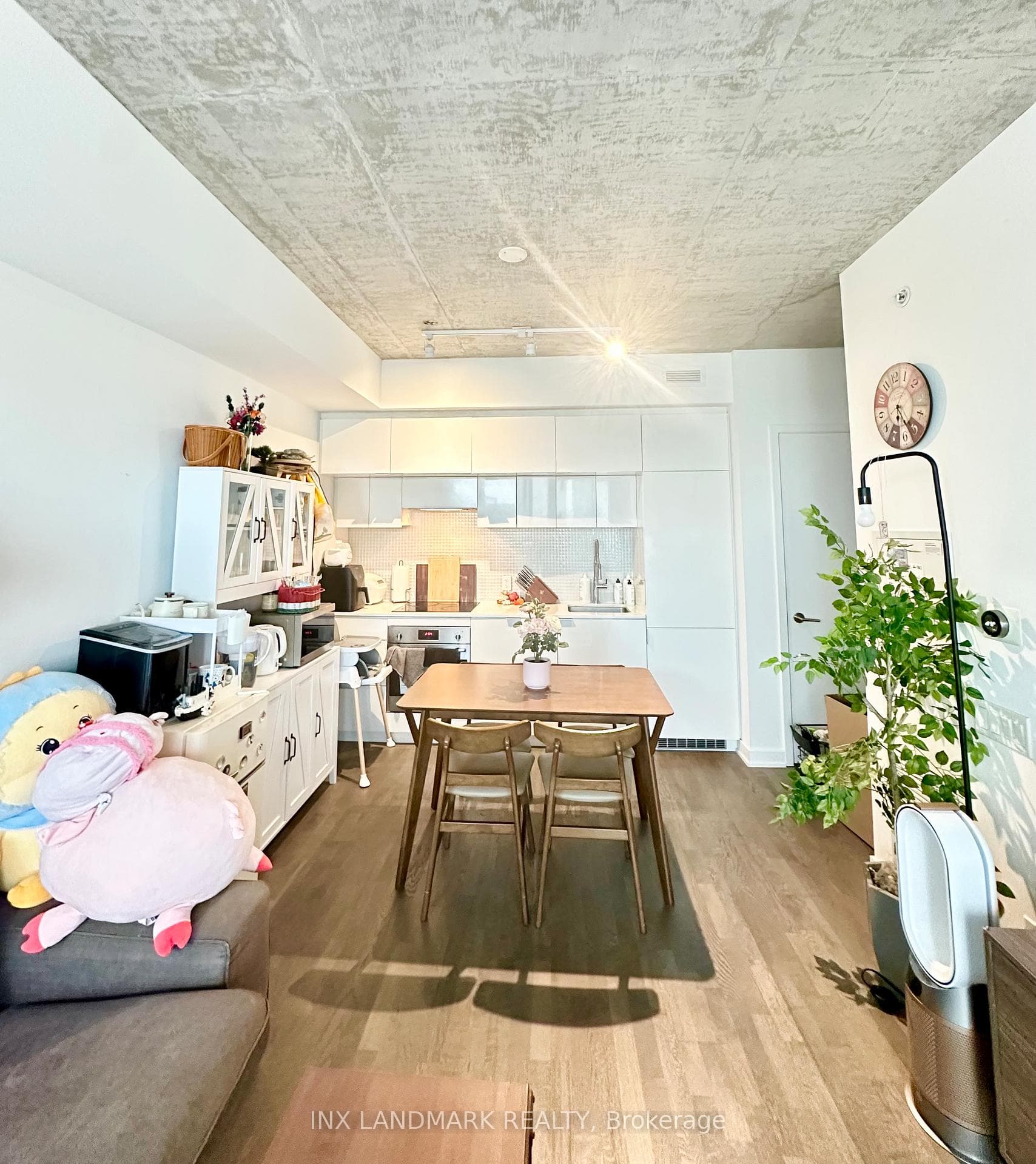 185 Roehampton Avenue Unit 1308 photo 1